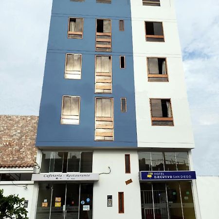 Hotel Ejecutivo San Diego トルヒーリョ エクステリア 写真
